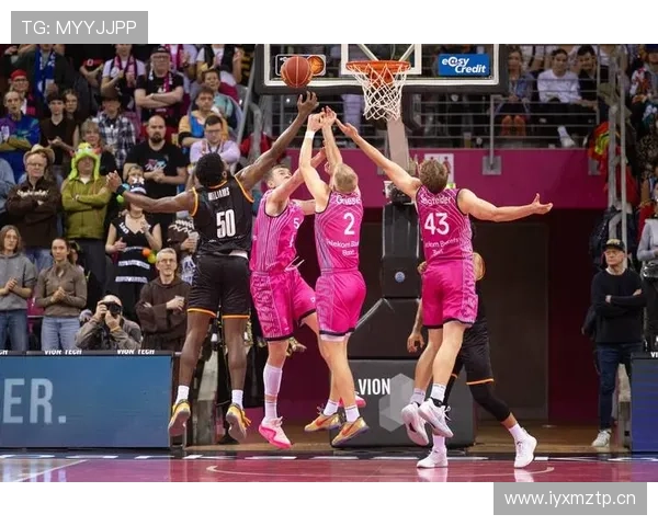 什克里尼亚尔防守站位表现稳健，近期比赛持续展现清晰的防守走势